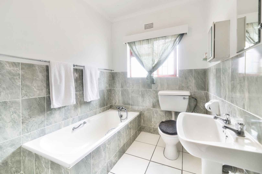 3 Bedroom Property for Sale in Voelklip Western Cape